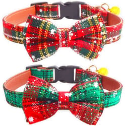 KUDES 2 Pack/Set Christmas Snowflake Dog Collars Breakaway with Bow Tie and Bells for Cat and Small/Medium/Large Pets, Red & Green M