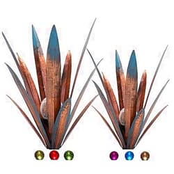 LCJECV Metal Agave Plant Garden Art, 2 Pack Big Tequila Rustic Sculpture, Rustic Metal Agave Plants Garden Lawn Home Ornaments, for Yard Stakes, Garden Figurines, Outdoor Patio (2 PCS Colorful with Light)