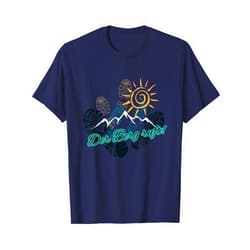 Himmlisch schöne Berg-Geschenke für Herren & Damen Gifts for Hikers and Mountaineers - The Mountain Calls T-Shirt
