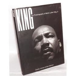 Charles Johnson,Bob Adelman,Robert Phelan King: A Photobiography of Martin Luther King, Jr.