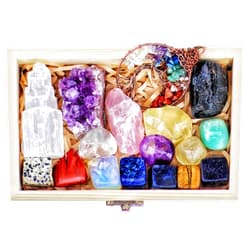 AtPerry's 16 LARGE Natural Healing Crystals Set in Wooden Box - Tumbled, Rough & Raw Crystals, Including Selenite Tower, Black Tourmaline, Amethyst, Rose Quartz, Lapiz Lazuli, Citrine & Tiger's Eye