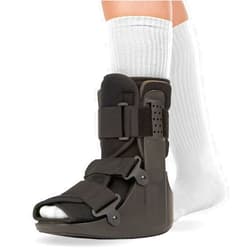 BraceAbility Short Walking Boot - Orthopedic Medical Walker Cast for Broken Toe Injuries, Sprained Ankles, Metatarsal Stress, Post-Op Support Left or Right Foot Fracture Shoe Fits Men and Women (S)