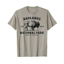 Vintage Hiking Camping Badlands Souvenir Gift Badlands National Park South Dakota American Bison Souvenir T-Shirt