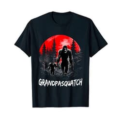 Funny Bigfoot Family Matching Fathers Day Gifts Grandpa Squatch Funny Bigfoot Dad Sasquatch Yeti Fathers day T-Shirt