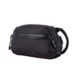 WANDRD Toiletry Bag, Medium - Makeup Organizer and Travel Bag for Travel Essentials