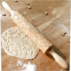 CfoPiryx Wooden Rolling Pin, Rose Flower Embossed Engraved Carved Rolling Pin, Valentine's Day DIY Cookies Biscuit Fondant Cake Dough Roller Baking Tool (Wood color)