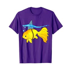 GoshWow Goldfish With Shark Fin Sea Creatures Funny Fish Pun T-Shirt