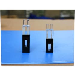 Gamalab Quartz Flowing Cuvette, Self Masking Continuous Flow Through Cell 10mm, Volume 30ul