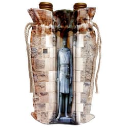 3dRose Danita Delimont - Castles - Scotland, Edinburgh, Edinburgh Castle knight statue - EU36 MWR0063 - Micah Wright - Wine Bag (wbg_82821_1)