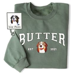 NAZENTI Embroidered Dog Mom Sweatshirt, Custom Pet Lovers Gifts For Women, Dog Dad Sweatshirt, Gifts Mother's Day For Mom