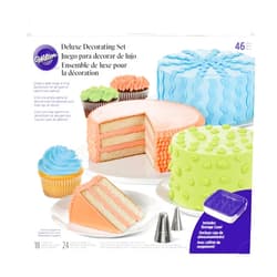 Wilton Cake Decorating Supplies Kit - Decorate Treats with Your Organized Decorating Tool Set, Disposable Pastry Bags, Stainless Steel Icing Tips and Spatula, 46-Piece