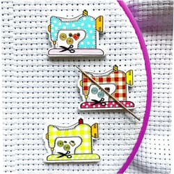 DPXWCCH 3 Pieces Sewing Machine Needle Minder, Needle Nanny, Wooden Needle Keeper, Cross Stitch Sewing Embroidery Accessory