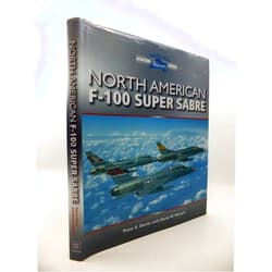 Peter E. Davies,David W. Menard North American F-100 Super Sabre (Crowood Aviation Series)