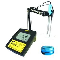 Milwaukee Mi150-US pH/Temperature Laboratory Bench Meter