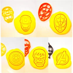 Generico T3D Cookie Cutters Superheroes 5pcs Set Cookie Cutters, Ironman Spiderman Capitain America Hulk A Insignia, Suitable for Cakes Biscuit and Fondant Cookie Mold for Homemade Treats