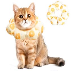 ComSaf Cat Cone Collar Soft - Cat Cones to Stop Licking e Collar for Cats After Surgery, Elizabethan Collar for Cats Kitten Recovery, Comfortable Soft e Collar Cone for Small Cats, Yellow Flowers, S