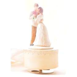CHENYUEFA Music Box Classical Handmade Statue Character Sky City Music Box Retro Couple Music Box Wedding Birthday Gift