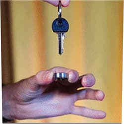 Blue-ther Flite Magic Tricks Borrowed Ring to Keychain Appear Vanish Magic Magician Close up Street Illusions Gimmicks Mentalism Props
