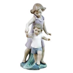 LLADRÓ Lladro Let Me Help You