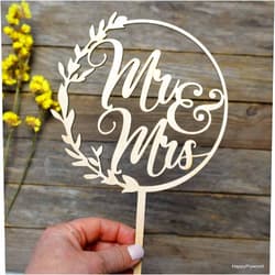 HappyPlywood Cake Topper Wedding Bride and Groom Cake Toppers for Wedding Party Mr and Mrs Wooden Rustic Funny Decoration Mr&Mrs Wreath Boho (width 6