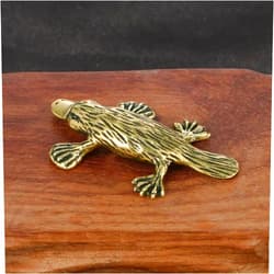 FOSANGPUSHI Brass Figurines Home Decor,5.5x3.3cm Solid Brass Animal Platypus Figurine Miniature Tea Pet Crafts Desktop Small Ornament Home Decorations, Vintage