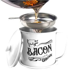 QMET 1.3L Bacon Grease Saver Container with Fine Mesh Strainer,Stainless Steel Oil Keeper Can for Bacon,46oz Large Rustic Farmhouse Fat Container, Keeper, Recipes, Dishwasher Safe, White