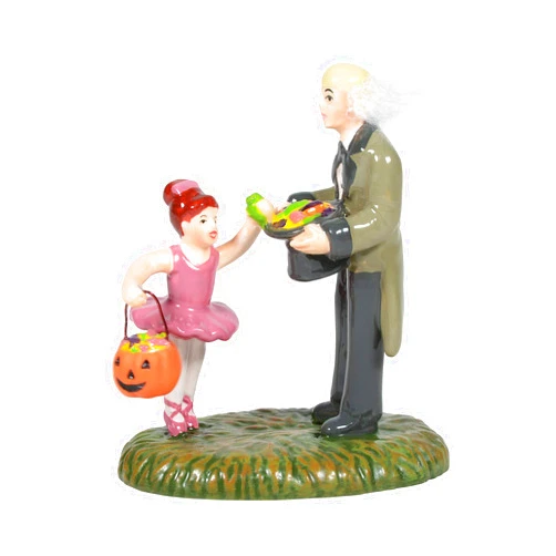 Department 56 Snow Village Halloween Accessories Scary Treats for a Sweet Figurine, 3.1 Inch, Multicolor