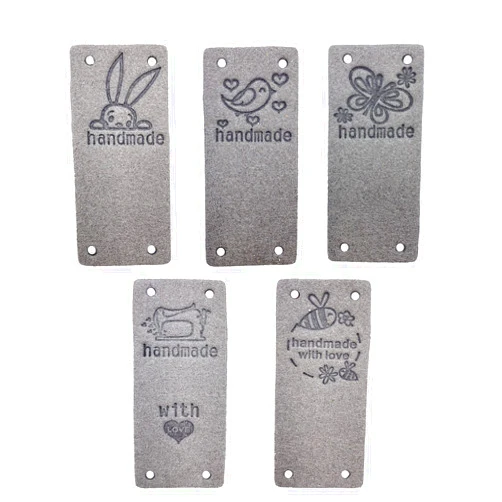 Gewene 50 Pcs PU Leather Label Handmade Tag Label Handmade Tags Button with Holes Embossed Tag Embellishment Knit DIY for Jeans Bags Shoes Hat Crafts, Knitting and Crocheting (5 Styles, Grey)