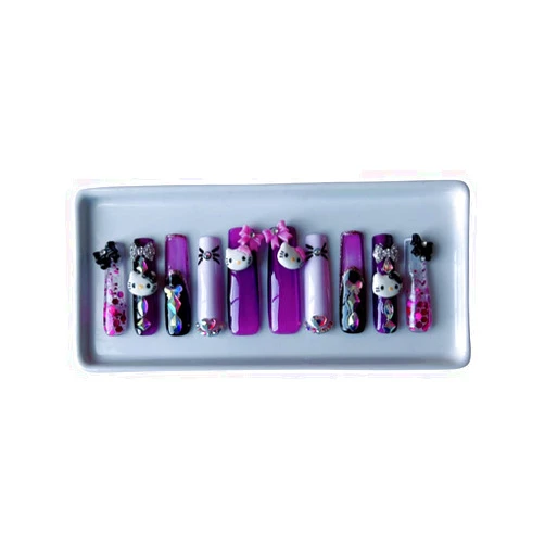 Siq nails and lashes Hello Kitty Bling press on nails (Small, long square)