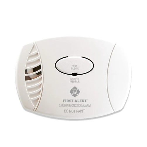 First Alert Carbon Monoxide Detector, Plug-In Alarm with Test & Silence Button, CO600, White, 1-Pack
