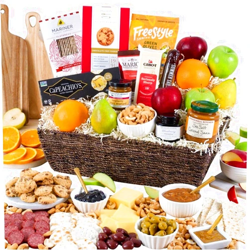 GourmetGiftBaskets.com Deluxe Fruit Basket - Gourmet Gift Baskets Prime - Fruit Gift Baskets - Food Gift Baskets Prime - Birthday, Christmas, Sympathy, Men, Women, Family