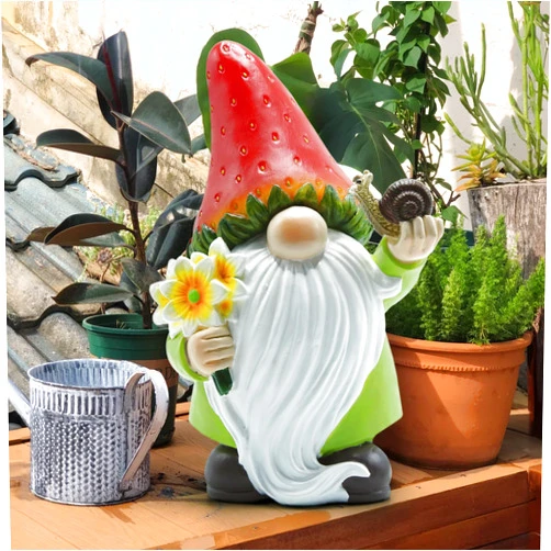 REYISO Solar Gnomes Garden Statues with Solar Strawberry Lights - Spring Gnomes for Garden & Patio Decor - Gifts for Mom,Gardening Gifts for Women-Yard Art for Lawn, Balcony, Garden