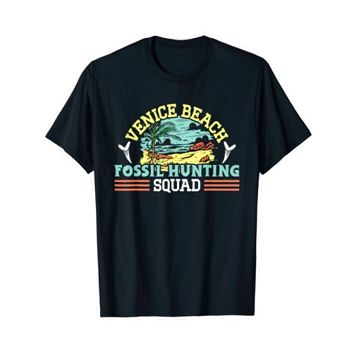 White Fossil Shark and Great Hunting at Beach Fossil Collecting Shark Teeth Venice Beach Fossil Hunter T-Shirt