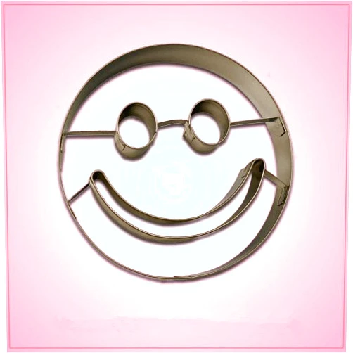 CusCus Smiley Face Cookie Cutter 3-1/2 inches