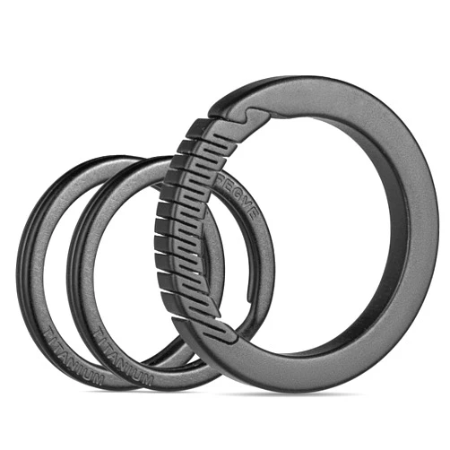 FEGVE Titanium Round Carabiner Keychain, Spring Hook Key Chain Clip with 2 Titanium Key Rings for Men
