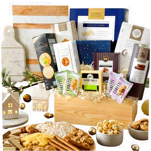 GourmetGiftBaskets.com Snack and Chocolate Gift Basket Classic - Gourmet Food Gift by GourmetGiftBaskets.com
