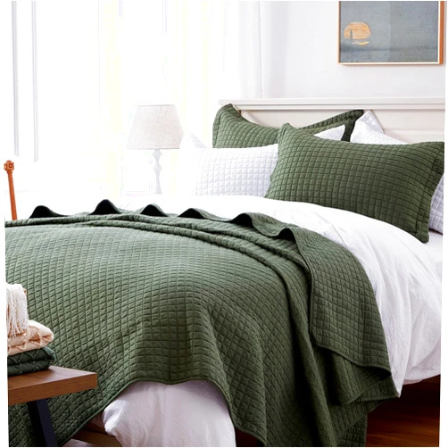 SunStyle Home Quilt Set Queen Olive Green Lightweight Bedspread Full Soft Reversible Coverlet for All Season 3pcs Army Green Square Quilted Quilted Bedding Sets (1 Quilt 2 Pillow Shams)(90