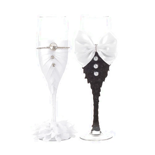 TRUE LOVE GIFT Wedding Champagne Glasses for Bride and Groom - Toasting Bridal Shower Gifts - Mr and Mrs Wedding Glasses - Set of 2