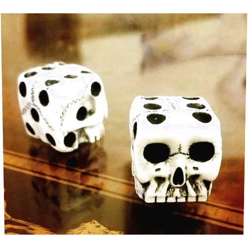 ITODA 5 Pieces Black Skull Dice Halloween 3D Skeleton Resin Dice Mini Skull Gaming Dice Decorative Cube Dice for Club Pub Halloween Party