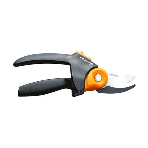 Fiskars Pruning Shears, Bypass Pruner that Cuts Through Stems up to 3/4-Inch, PowerGear Technology For More Power on Every Cut
