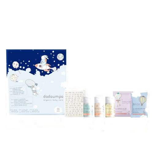 Dadaumpa Organic Baby Bath & Care Kit - Great Baby Gift Idea - Made in Italy with 100% Recycled Packaging (Contains Wash and Shampoo, Nourishing Body Lotion, Hand Soap, Wet Wipes)