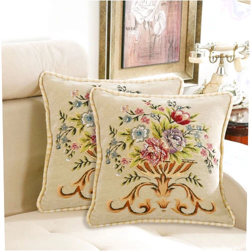 Qupace Set of 2 Chenille White Vintage Throw Pillows Covers 18x18in，Floral Embroidered Cushion Cover for Sofa Bed Chairs Car Euro Sham Covers Retro Home Decor Pillows Covers