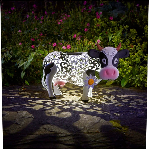 PRTECY Daisy Cow Garden Solar Light Outdoor Decor, Color Changing Hollowed-Out Daisy Cow Garden Figurine Metal Decorative Cow Lamp for Outdoor Patio Yard Art Decoration
