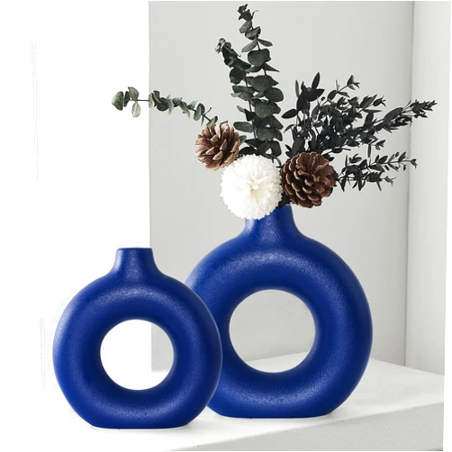 Hanaomaoyi Blue Ceramic Donut Vase Set of 2, Hollow Round Matte Pampas Flower Vases for Boho Home Wedding Party Room Dinner Table Shelf Decor.（Blue）
