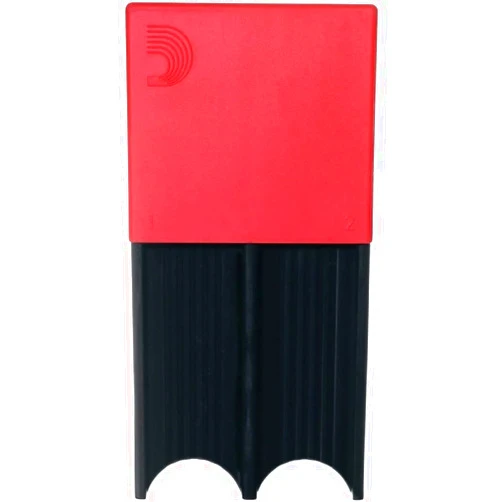 Rico D'Addario Reed Guard - Sax & Clarinet Reed Case - Fits Reeds for Eb Clarinet, Bb Clarinet, Soprano Saxophone, & Alto Saxophone - Holds 4 Reeds - Prevents Warping - Red