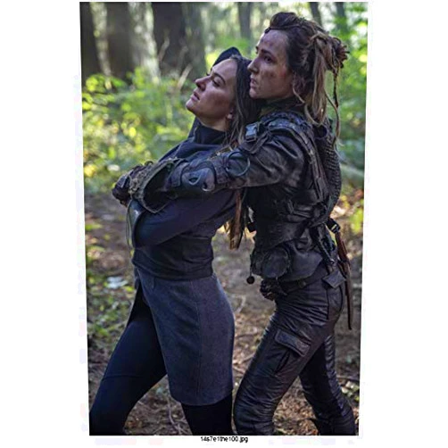 Alycia Debnam-Carey and Alycia Jasmin Debnam-Carey in The 100-8 inch x10 inch PHOTOGRAPH Performer & Actor Color PHOTOGRAPH-ls