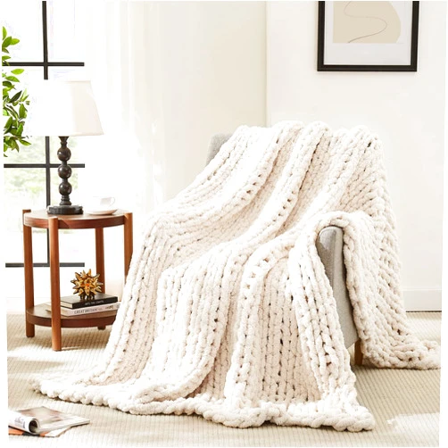 L'AGRATY Chunky Knit Blanket Throw: 30''x40'' Chenille Chunky Knitted Throw Blanket for Bed Couch - Handmade Thick Big Cable Knit Blanket - Large Chunky Crochet Rope Blanket for Home Decor(Ivory)