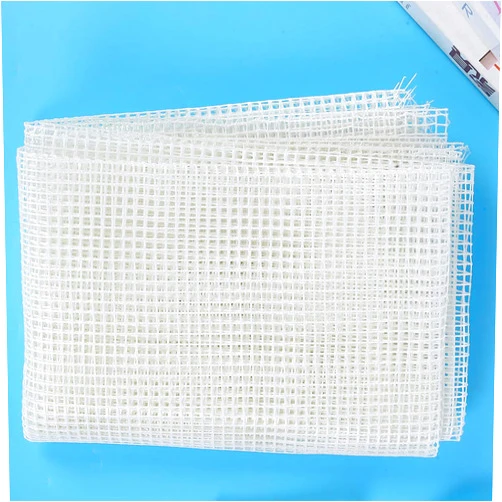 Qiilu Rug Blank Bulk Rug Hooking Mesh Glass Fiber Household DIY Hand Made Crocheting Carpet Rug Knitting Mesh Cloth Accessory Tools(Mesh Cloth 150X100Cm) (Mesh Cloth 150 * 100cm)
