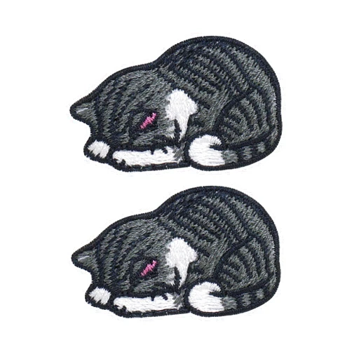 Pipomama 2 PCS Mini Sleep Cat Iron On Patches for Clothing Embroidered Applique Patch Badge Sew On Emblem DIY Craft (Grey)