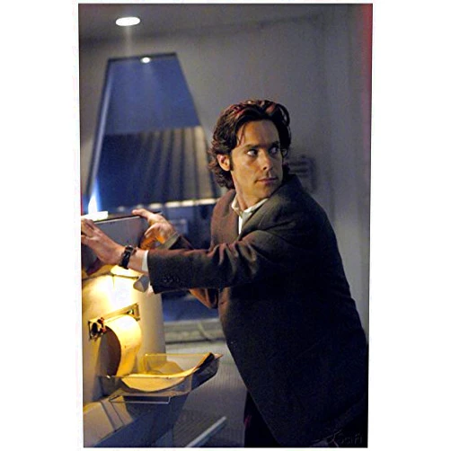 Battlestar Galactica (2004–2009) Modern Gaius Baltar Being Sneaky in Lab - Battlestar Galactica 8x10 Photograph - HQ - BSG